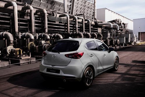 MAZDA2