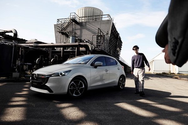 MAZDA2