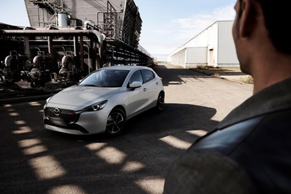 MAZDA2